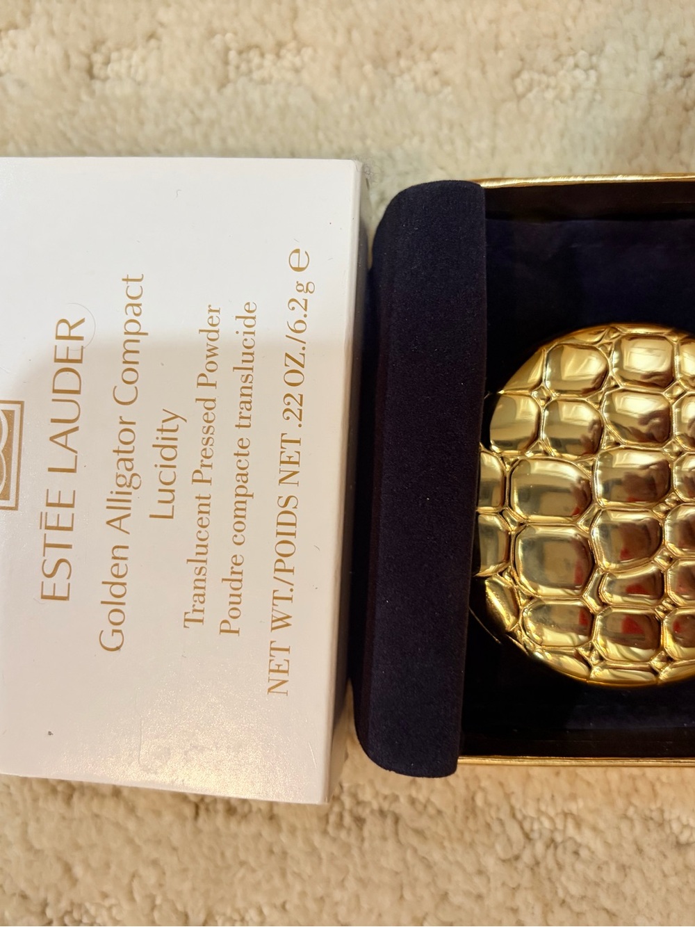 Estee Lauder Golden Alligator Lucidity powder compact - Picture 4 of 5